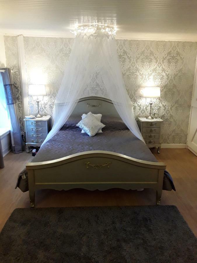 Moulin De La Civiere Bed & Breakfast Kergrist-Moelou ภายนอก รูปภาพ